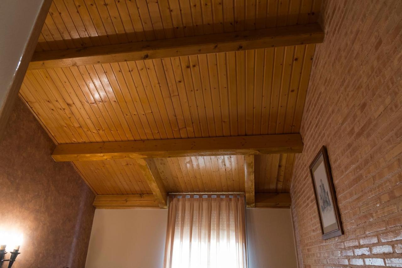 Hotel-Restaurante La Sima Кастильо-де-Гарсимуньос Экстерьер фото