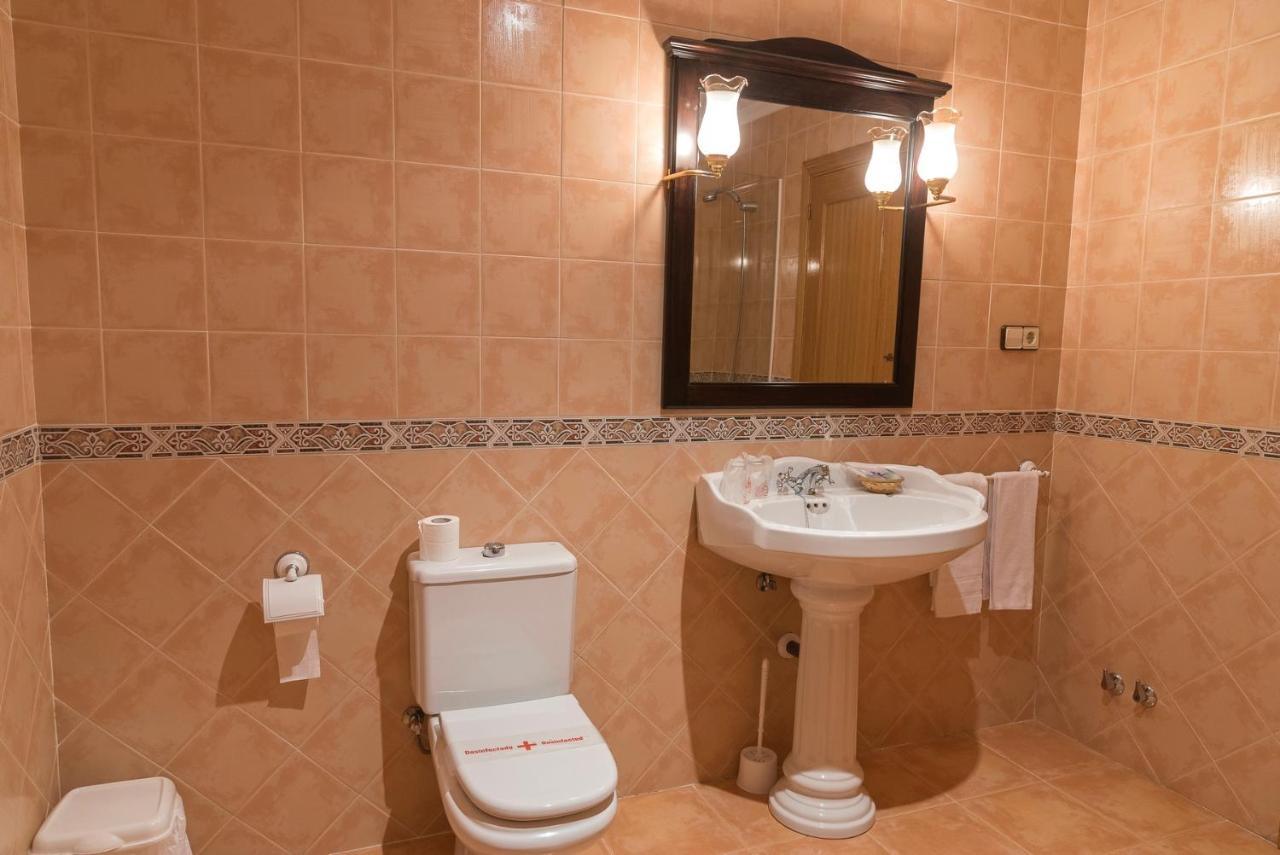 Hotel-Restaurante La Sima Кастильо-де-Гарсимуньос Экстерьер фото