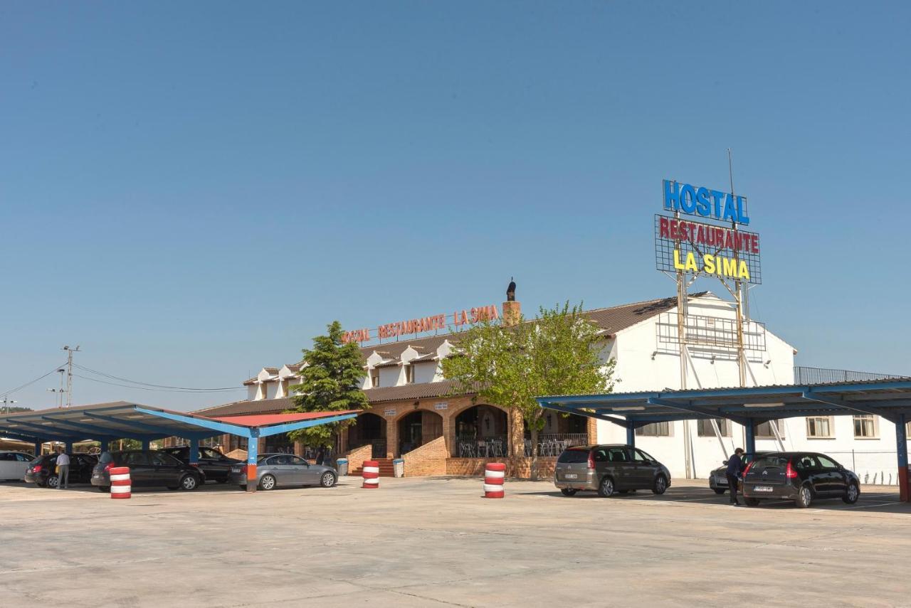 Hotel-Restaurante La Sima Кастильо-де-Гарсимуньос Экстерьер фото