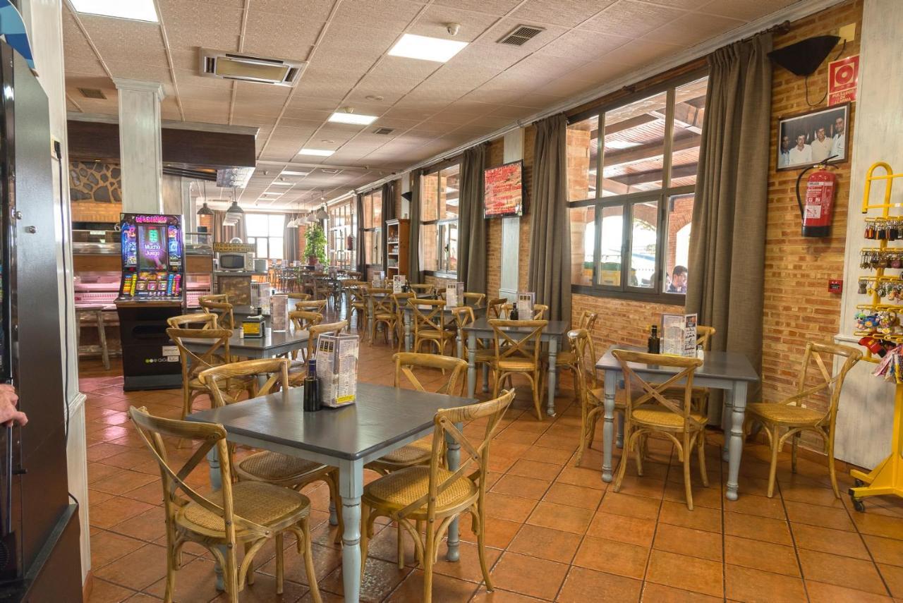 Hotel-Restaurante La Sima Кастильо-де-Гарсимуньос Экстерьер фото