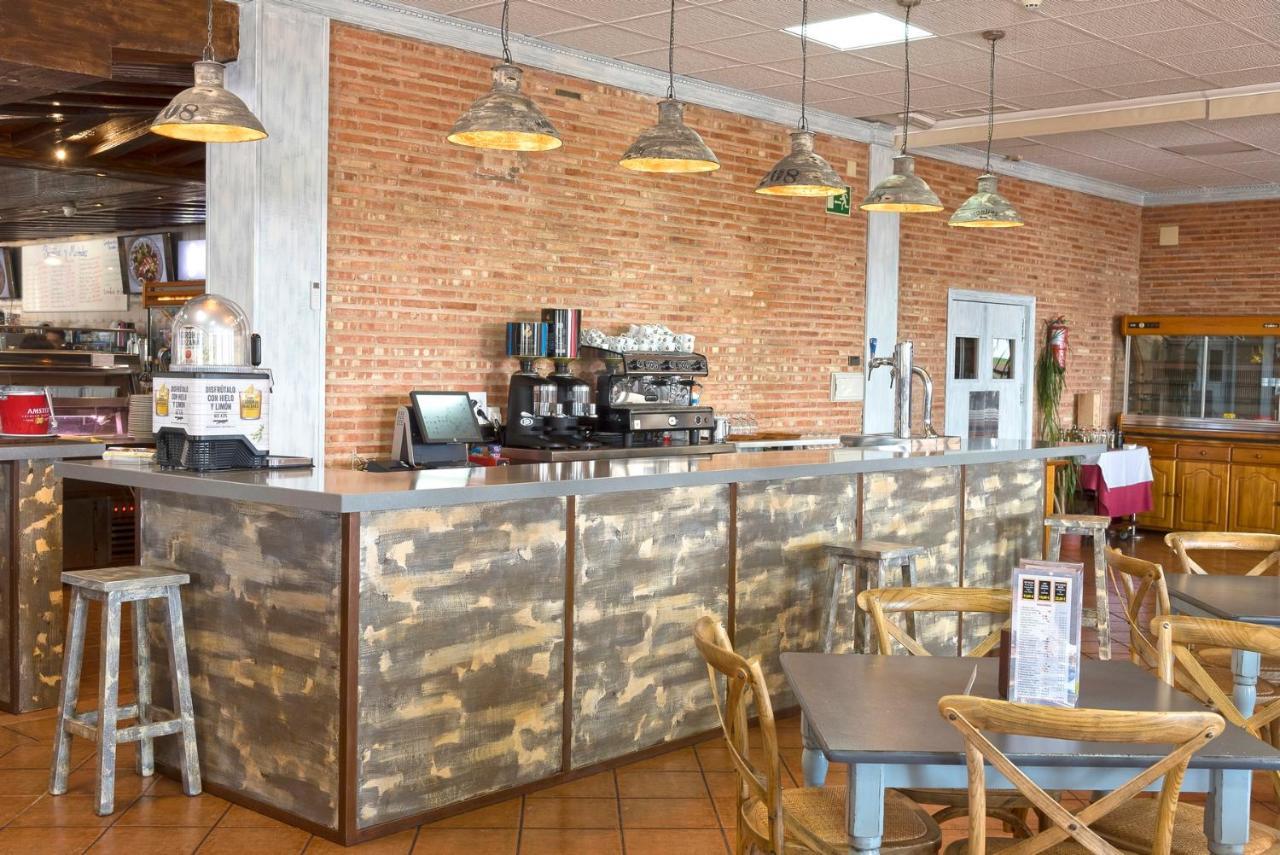 Hotel-Restaurante La Sima Кастильо-де-Гарсимуньос Экстерьер фото